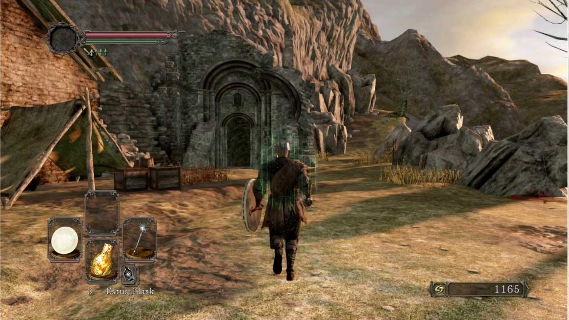 The entrances to: Forest of Fallen Giants (Left), Hiede’s Tower of Flame (Middle) and The Pit/Grave of Saints (Right)