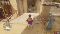 The maid is being harassed by some thieves by the palace gates